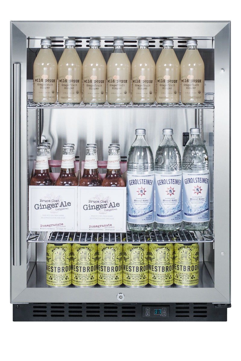 Built-in undercounter commercial beverage center w/SS interior, lock, and digital thermostat